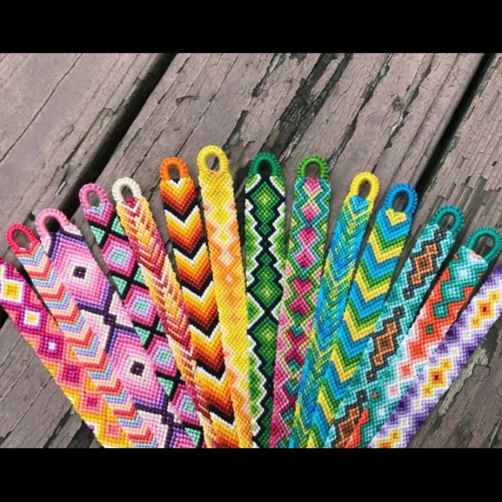 String and bead bracelets - Picture 3 of 6